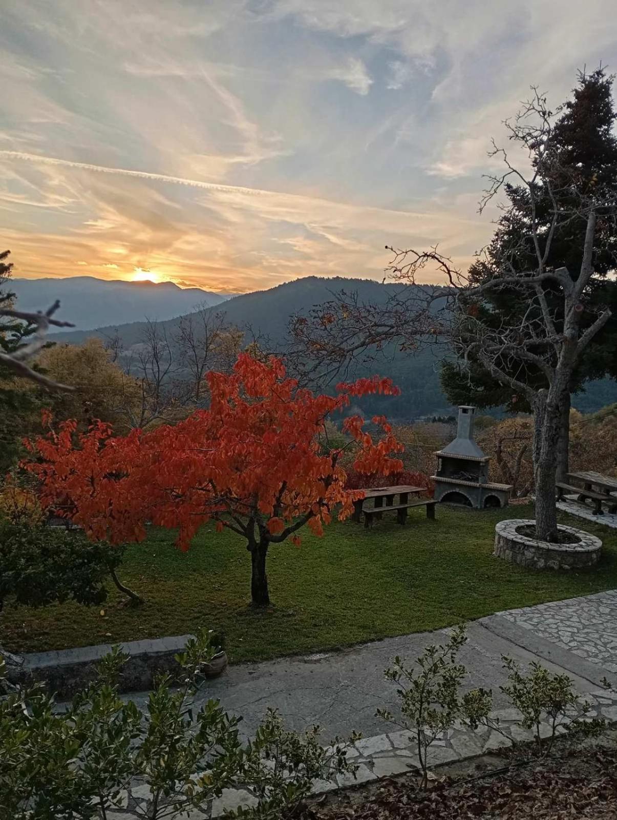 Ξενώνας Το Πατρικό Karya Exterior photo